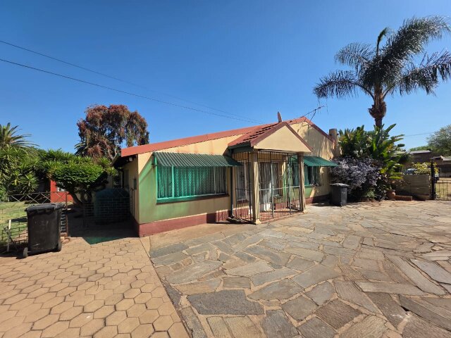 <!--[if BLOCK]><![endif]--> 344  Chris Hougaard, Wierda Park,  Centurion <!--[if ENDBLOCK]><![endif]-->